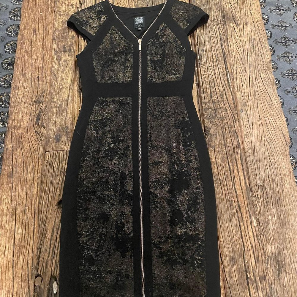 Embroidered Cap-sleeved Black Zippered Dress